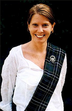 Helen Wishart wearing the Wishart Hunting Tartan Sash and Crest